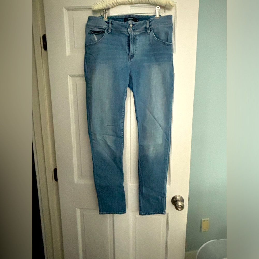 Hudson jeans, button pocket.